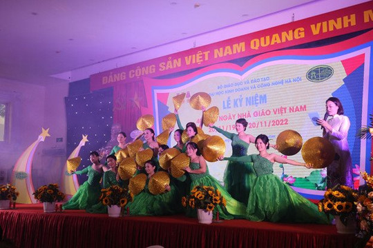 Trường Đại học Kinh doanh và Công nghệ Hà Nội tổ chức lễ kỷ niệm 40 năm Ngày Nhà giáo Việt Nam