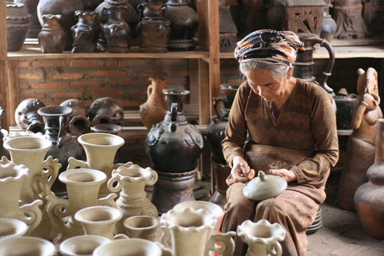 Nghệ thuật làm gốm của người Chăm được UNESCO ghi vào danh mục di sản cần bảo vệ khẩn cấp