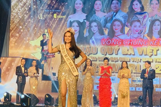 Nguyễn Thị Bích Hạnh đăng quang Hoa hậu Quý bà Việt Nam 2022