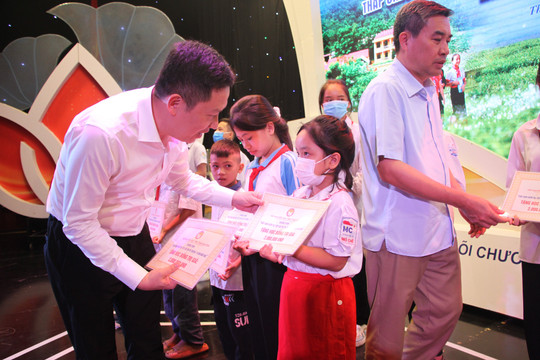 Năm thứ 5 liên tiếp Masan High-Tech Materials được vinh danh “Doanh nghiệp bền vững Việt Nam”