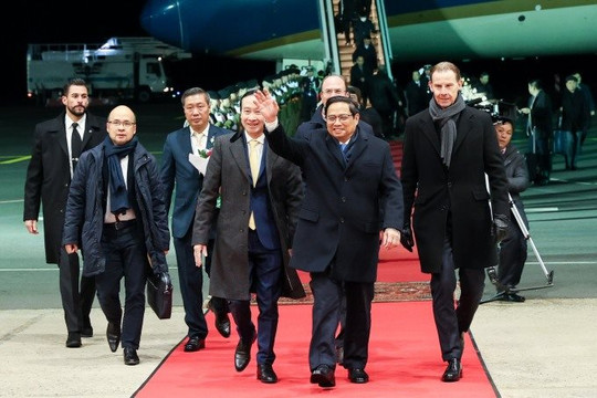 Thủ tướng Phạm Minh Chính tới Luxembourg, bắt đầu thăm châu Âu