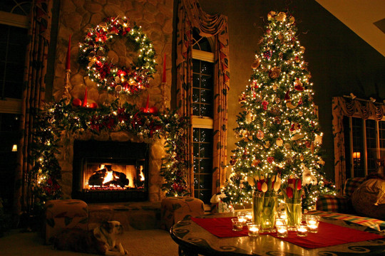 Ý nghĩa thú vị của cây thông, quả chuông, ngôi sao, bít tất... trên cây thông Noel trong lễ Giáng sinh
