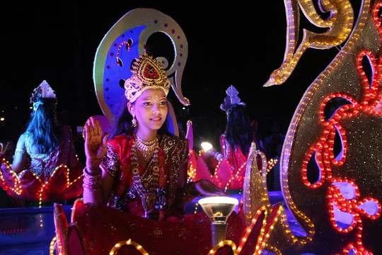 Lễ hội ánh sáng Diwali và sự tiếp biến văn hóa