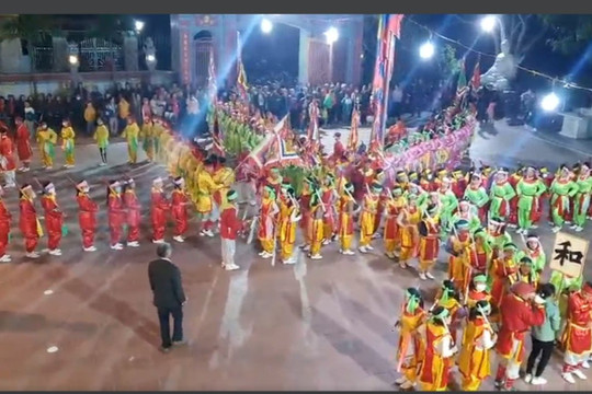 Độc đáo Lễ hội kéo chữ làng Phụng Công, tỉnh Thái Bình