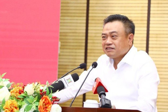 Chủ tịch Hà Nội: Ủy quyền giải quyết thủ tục hành chính một số lĩnh vực