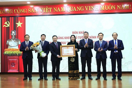Sở Lao động, Thương binh và Xã hội Hà Nội đón nhận Bằng khen của Thủ tướng Chính phủ