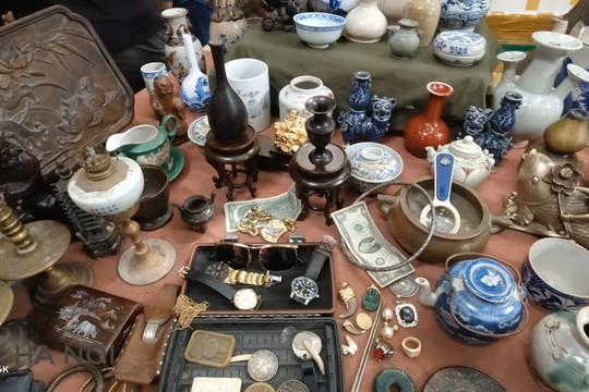 Chợ xưa, đồ cũ - nơi thời gian đọng lại