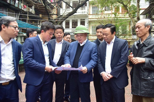 Hà Nội: Bí Thư thành ủy thị sát thực địa các khu chung cư cũ cần cải tạo, xây dựng lại