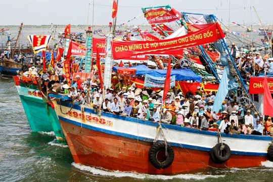 Tháng 2 âm lịch về Sông Đốc tham gia lễ hội nghinh Ông lớn nhất ở Cà Mau