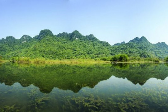 Vùng núi đá vôi Nương Ngái - Hương Sơn