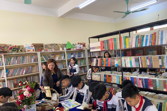 Khai trương thư viện Búp Sen Xanh tại quê hương nhà văn Sơn Tùng