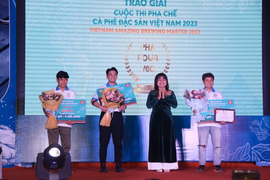 Thí sinh Hà Nội giành giải Nhất Cuộc thi pha chế cà-phê đặc sản Việt Nam năm 2023