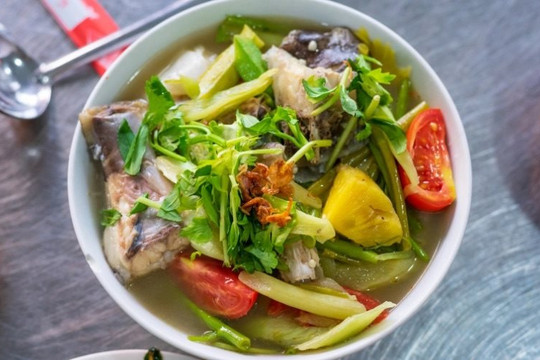 Canh chua cá Việt Nam lọt Top "ngon nhất thế giới"