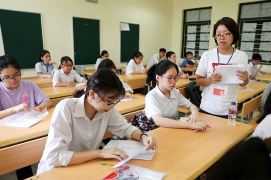 Bố mẹ hoặc người giám hộ có hộ khẩu thường trú Hà Nội học sinh mới được dự thi vào lớp 10 công lập
