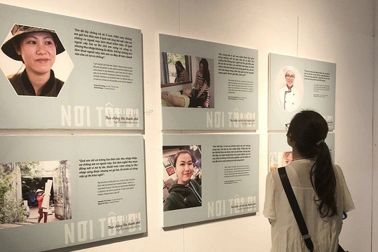Triển lãm về  cuộc sống mưu sinh của những nữ lao động di cư tại Hà Nội