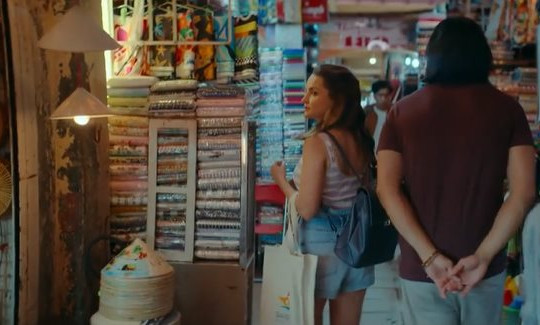Hài hước màn “trả giá” ở chợ Việt trong phim Hollywood