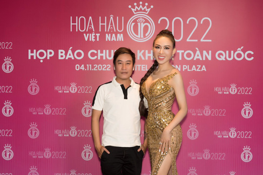 Chuyên gia trang điểm Phúc Nguyễn nơi ‘chọn mặt gửi vàng’ của mỹ nhân Việt