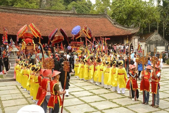 Lễ hội chùa Thầy trong ký ức