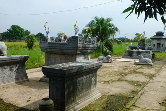 Lăng đá Quận Vân (huyện Thường Tín)