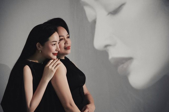 “Nàng thơ điện ảnh” Mai Thanh Hà tung bộ ảnh cảm xúc nhân “Ngày của mẹ”