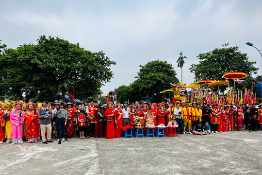 Đậm đà bản sắc văn hoá dân tộc trong ngày khai hội Lễ hội Chử Đồng Tử - Tiên Dung