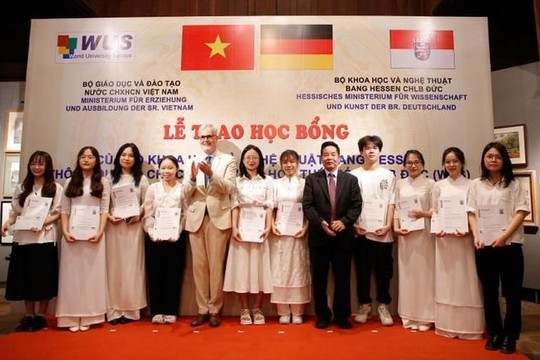 Bộ Khoa học và Nghệ thuật Bang Hessen trao học bổng cho 90 sinh viên Việt Nam xuất sắc