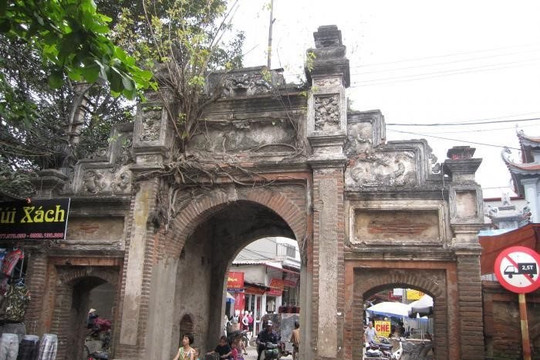 Cổng làng Phù Ninh (huyện Gia Lâm)