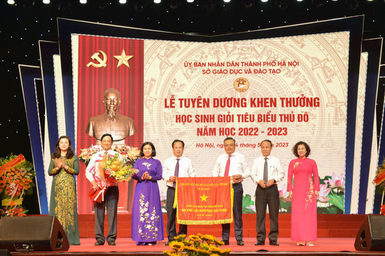Hà Nội tuyên dương 759 học sinh giỏi tiêu biểu năm học 2022 - 2023