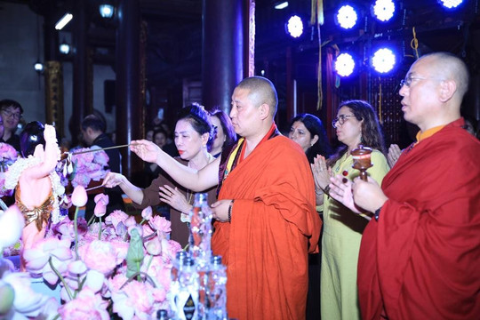 Đại lễ Phật đản tại chùa Trấn Quốc góp phần xây dựng và củng cố mối quan hệ Việt Nam-Ấn Độ