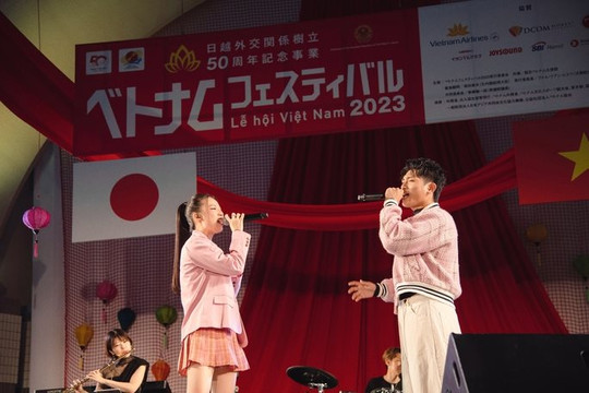 AMEE, GREY D chinh phục 220.000 khán giả Nhật Bản tại VietNam Festival 2023