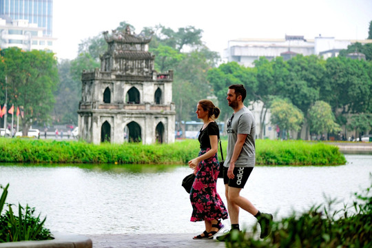 Hà Nội: Doanh thu ngành du lịch 6 tháng đầu năm 2023 tăng 74,4%