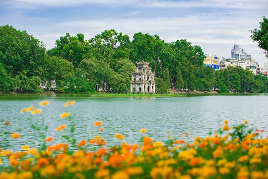 Hà Nội và TP.HCM là hai thành phố nằm trong danh sách được tìm kiếm nhiều nhất thế giới hè 2023