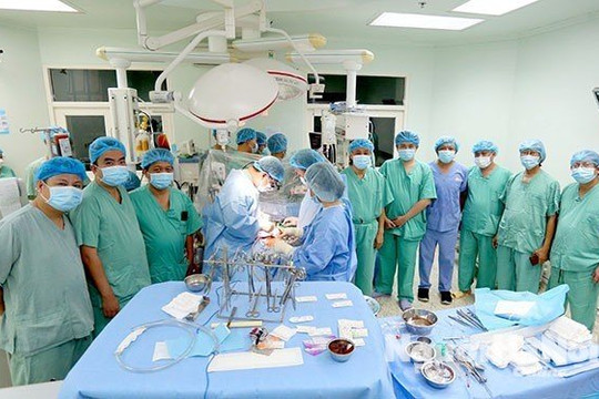Đưa “trái tim” từ Hà Nội vào Huế, ghép thành công cho bệnh nhân bệnh cơ tim 13 năm