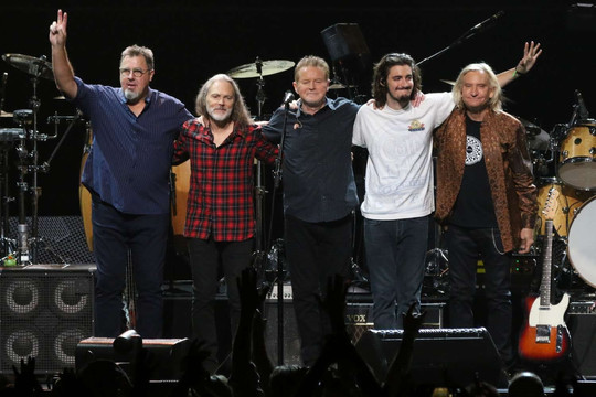 Ban nhạc Mỹ lừng danh The Eagles lưu diễn lần cuối sau 52 năm hoạt động