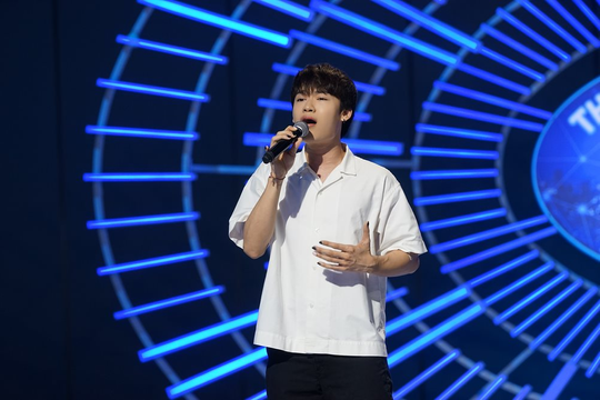 Quang Trung “ẵm” vé vàng tại Vietnam Idol