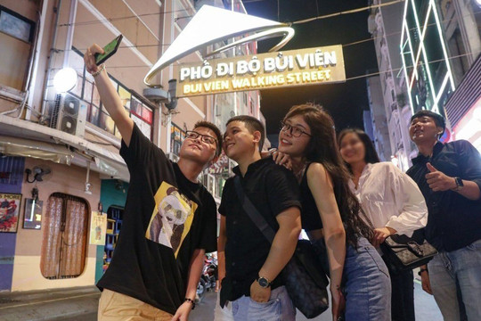Phát triển sản phẩm du lịch đêm tại 12 điểm đến nổi tiếng của Việt Nam