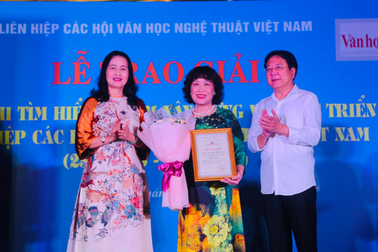 Trao giải Cuộc thi tìm hiểu 75 năm xây dựng và phát triển Liên hiệp các Hội Văn học nghệ thuật Việt Nam