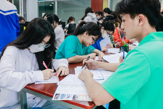 Lịch nộp lệ phí trực tuyến đăng ký xét tuyển đại học các tỉnh thành: Hà Nội từ 31/7, TP.HCM từ 4/8
