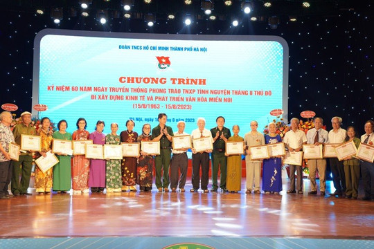 60 năm phong trào TNXP tình nguyện Tháng 8 Thủ đô: Tự hào cống hiến trọn thanh xuân cho đất nước