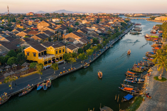 Cẩm nang du lịch nổi tiếng thế giới đề xuất 10 điểm đến hàng đầu ở Việt Nam