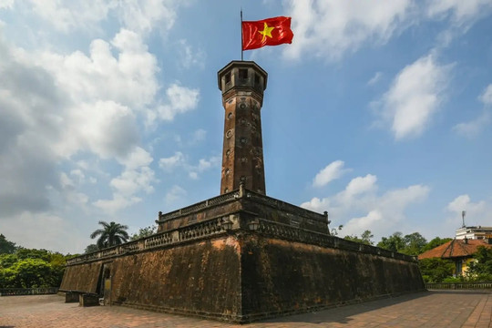 Cột cờ Hà Nội – biểu tượng quân sự thiêng liêng giữa lòng Thủ đô
