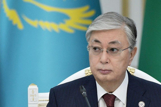 Tổng thống Cộng hòa Kazakhstan đến Hà Nội, bắt đầu thăm chính thức Việt Nam
