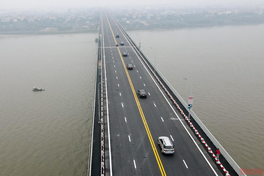 Cấm phương tiện lưu thông qua cầu Thăng Long để phục vụ kiểm định cầu