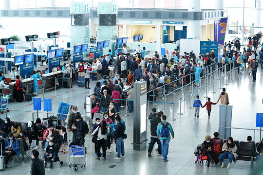 Sân bay Nội Bài sẽ tiếp tục “phá kỉ lục” với khoảng hơn 410.000 khách vào dịp 2/9 tới
