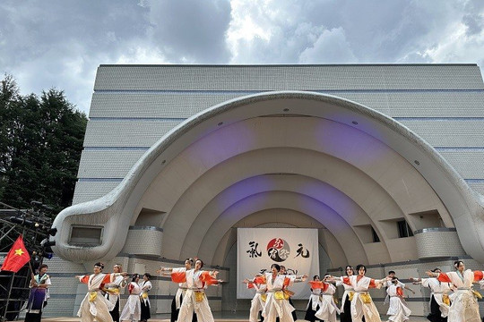 Điệu múa lấy cảm hứng từ truyện cổ tích Việt Nam được trình diễn tại Lễ hội Yosakoi - Nhật Bản