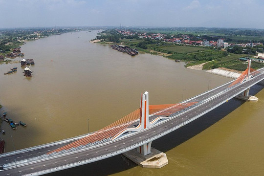 Khánh thành cầu Vĩnh Phú nối đôi bờ sông Lô giữa hai tỉnh Vĩnh Phúc và Phú Thọ