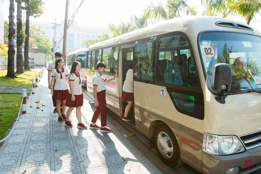 Hà Nội: Tăng cường quản lý và bảo đảm an toàn giao thông trong quá trình vận chuyển, đưa đón học sinh