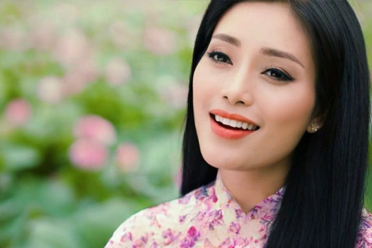 Sao mai Huyền Trang ra mắt MV mới "Quê ơi"