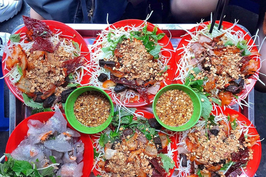 5 con phố thiên đường ẩm thực nổi tiếng ở Hà Nội