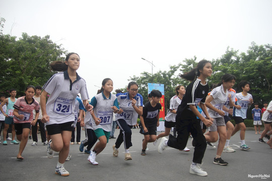 Sôi nổi Vòng chung kết “Giải chạy Báo Hà Nội mới - Vì hòa bình năm 2023” huyện Quốc Oai